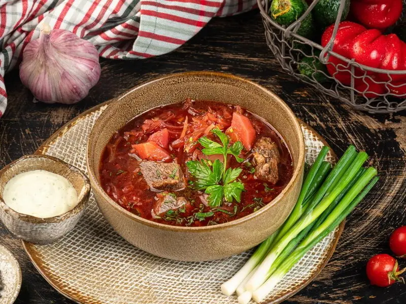 sup-borsh-dostavka-shashlykov-korzina