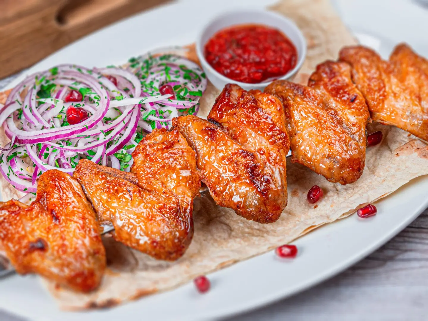 shashlik-iz-kurici-krilya-dostavka-na-dom