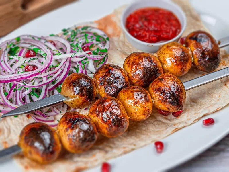 kartoshka-na-mangale-dostavka-shashlykov