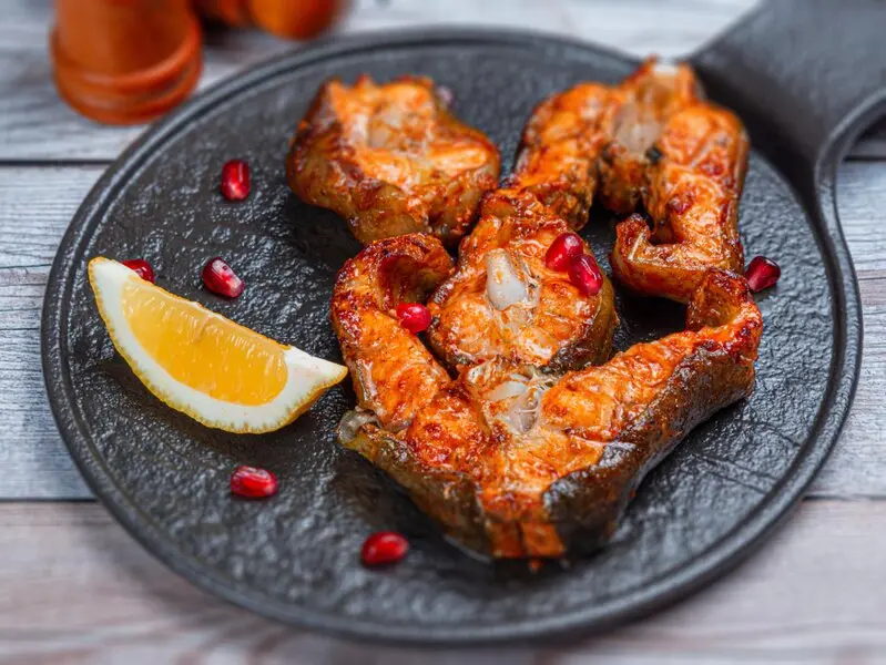 osetr-na-uglyakh-dostavka-shashlykov